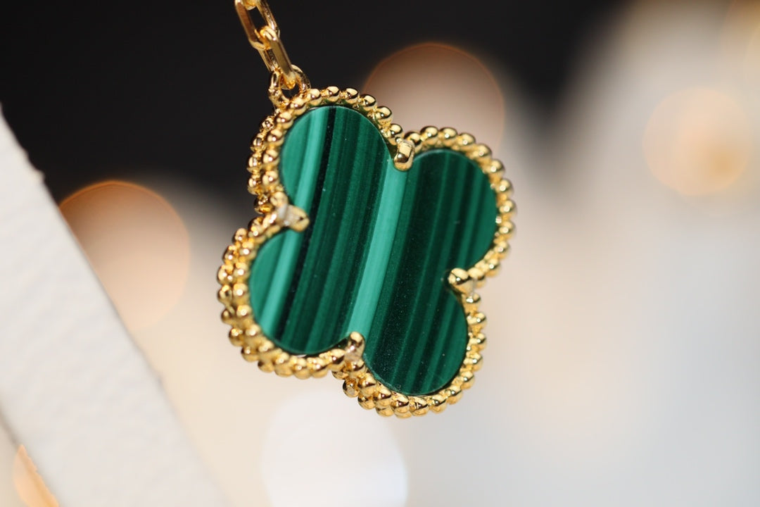 [Star Jewelry]CLOVER EARRINGS GOLD MALACHITE DIAMOND 3 MOTIF