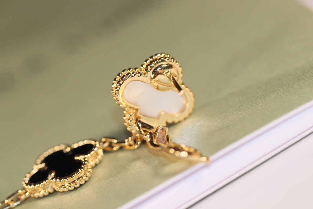 [Star Jewelry]CLOVER EARRINGS GOLD ONYX MOP 3 MOTIF