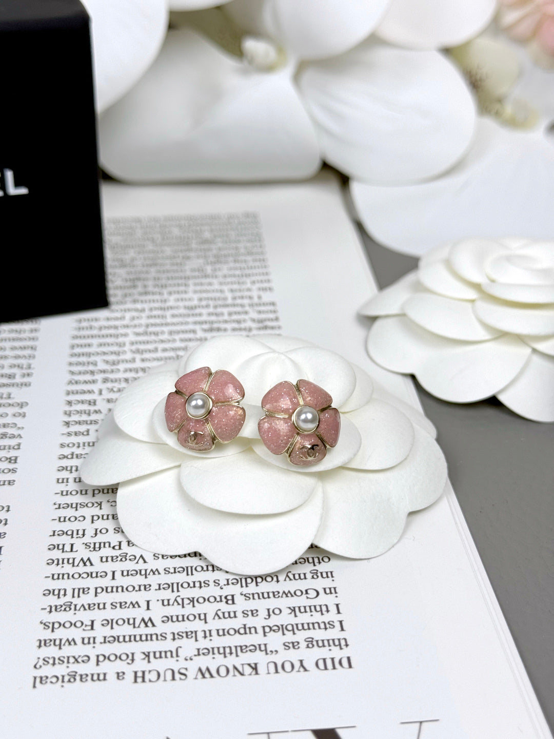 [Star Jewelry]26C Pink Camellia Pearl Enamel Stud Earrings